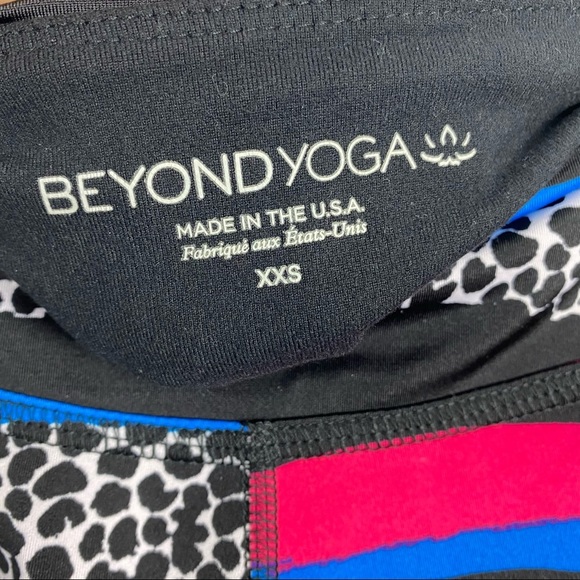 Beyond Yoga Lux Capri Multi Stripe Leggings XXS - Picture 4 of 5